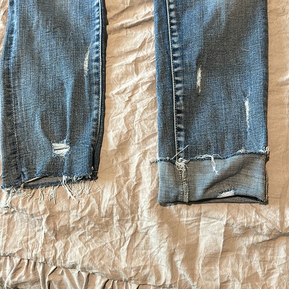 BKE - Picture 2 of 3